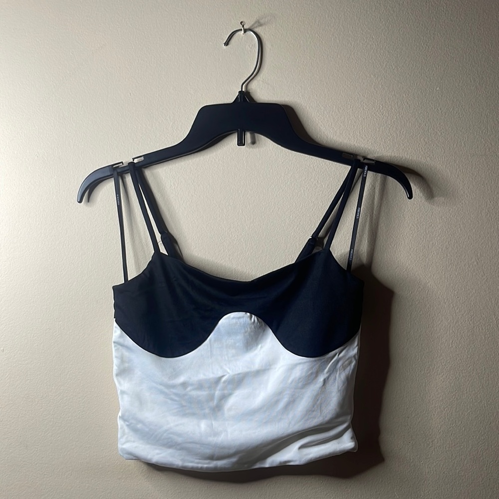Black and white crop top. Size Small. Brand is Forever 21.